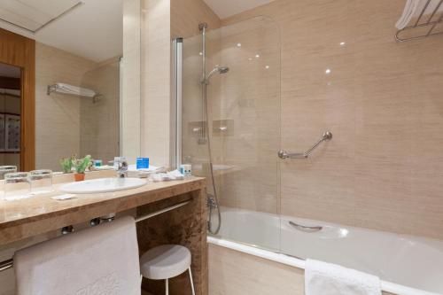 Habitación Doble Superior del hotel Senator Parque Central. Foto 3