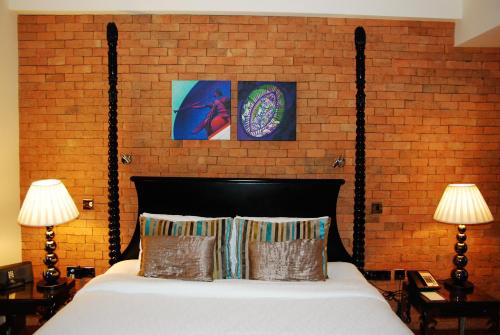 Habitación Premium con cama extragrande del hotel Indigo London Tower Hill, An Ihg. Foto 4