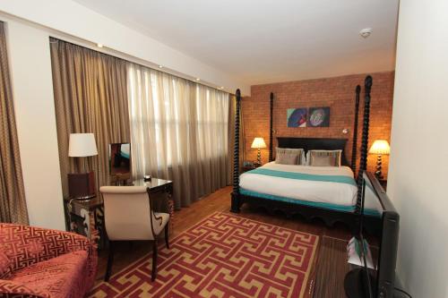 Habitación Premium con cama extragrande del hotel Indigo London Tower Hill, An Ihg. Foto 6
