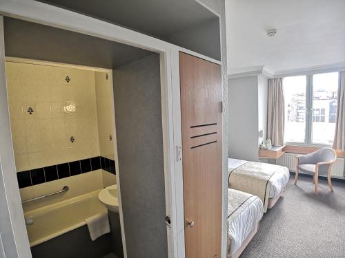 Habitación Doble Superior Plus - 2 camas del hotel Lancaster Hall. Foto 4