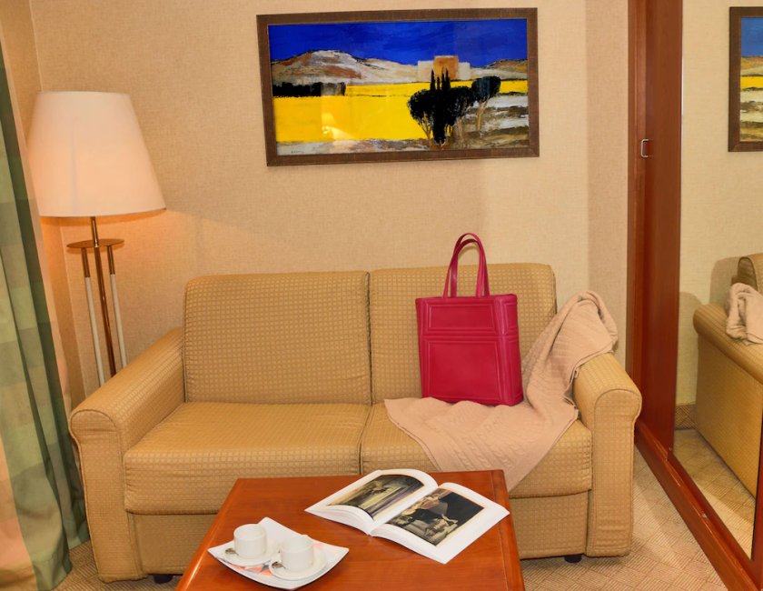 Habitación Triple del hotel LH Hotel Lloyd Roma. Foto 6