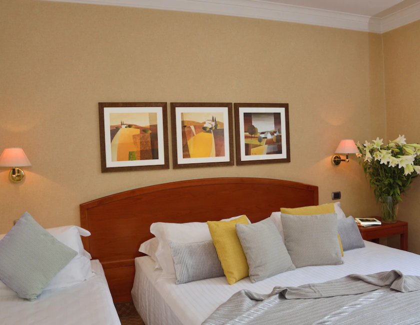 Habitación Familiar del hotel LH Hotel Lloyd Roma. Foto 2