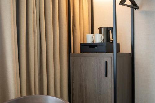 Executive Twin Room with Two Single Beds and Sofa Bed del hotel AC Birmingham NEC & Airport. Foto 10