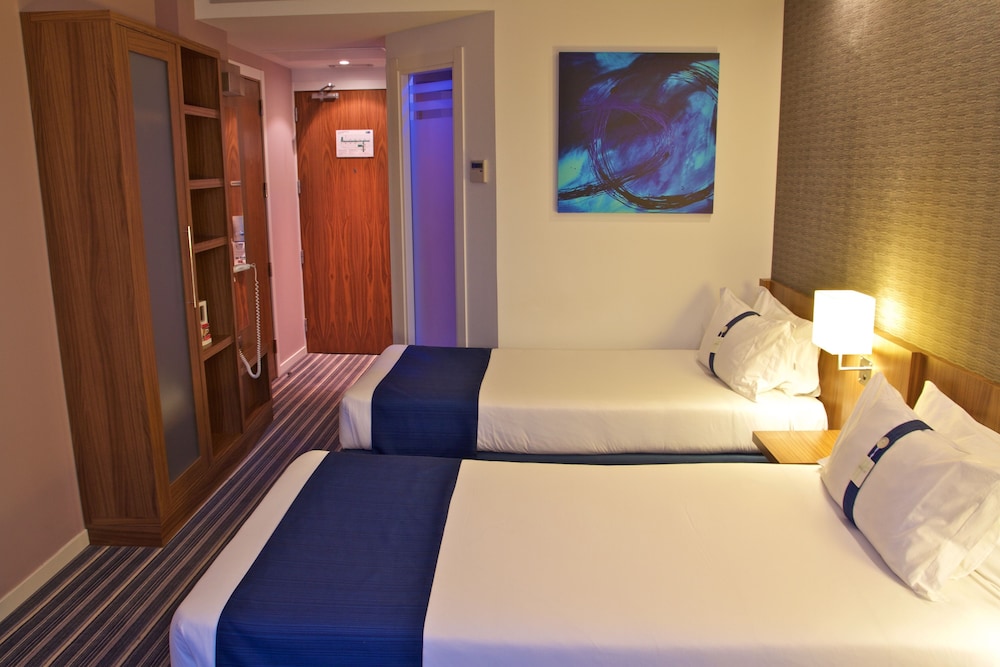 Habitación estándar del hotel Holiday Inn Express Campo De Gibraltar - Barrios, An Ihg. Foto 1