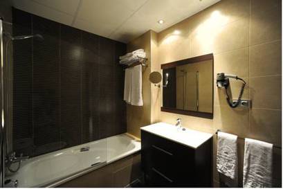 Apartamento Vista Piscina 2 habitaciones del hotel Leo Deluxe Punta Umbría. Foto 4