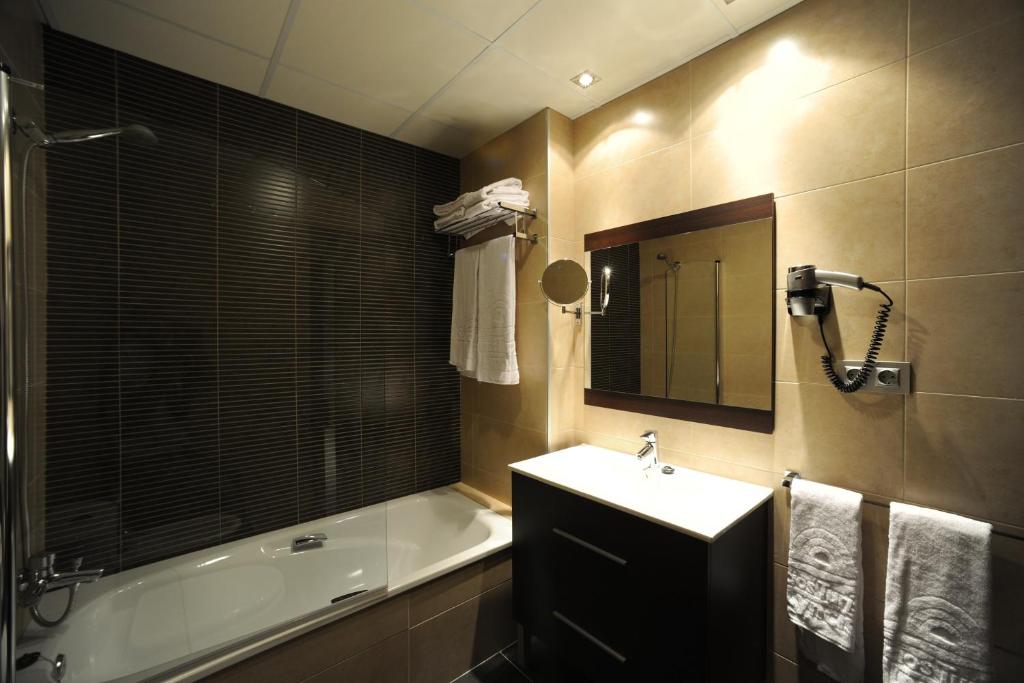 Apartamento de 2 dormitorios vista al parque de Los Enebrales del hotel Leo Deluxe Punta Umbría