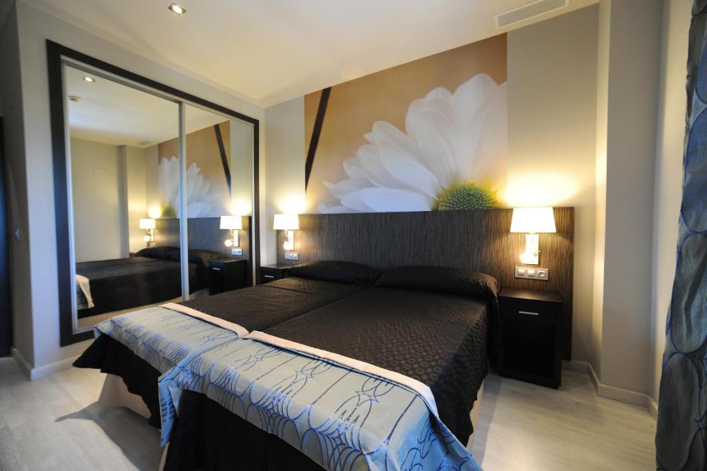 Apartamento de 2 dormitorios vista al parque de Los Enebrales del hotel Leo Deluxe Punta Umbría. Foto 4