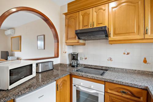 Apartamento Clásico de 2 dormitorios del hotel Ramada Hotel and Suites by Wyndham Costa del Sol Fuengirola. Foto 7