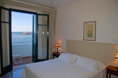 Habitación Doble con vistas al mar - 1 o 2 camas del hotel Lido Mediterranee. Foto 8