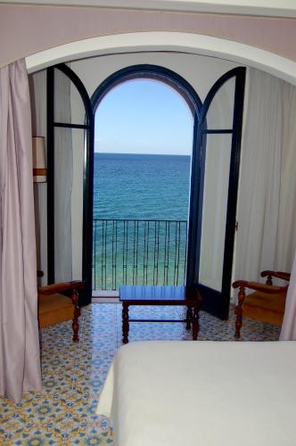 Habitación Doble Confort con vistas al mar - 1 o 2 camas del hotel Lido Mediterranee. Foto 10