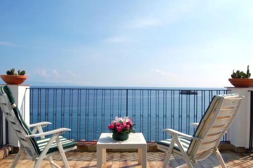 Habitación Doble Superior con vistas al mar - 1 o 2 camas del hotel Lido Mediterranee. Foto 6