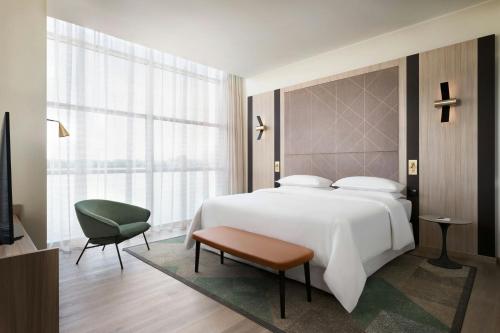 Suite Diplomática del hotel Sheraton Milan Malpensa Airport and Conference Center. Foto 2