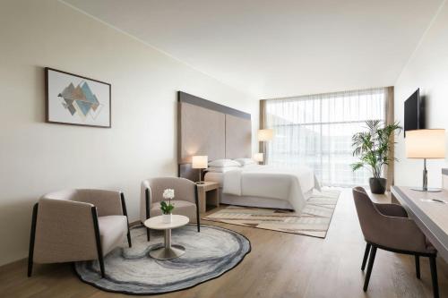 Suite Junior del hotel Sheraton Milan Malpensa Airport and Conference Center. Foto 2