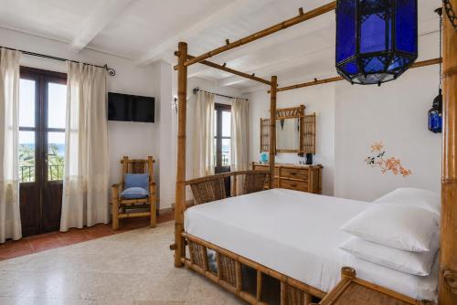Habitación Doble Deluxe con vistas al mar del hotel Sighientu Resort. Foto 2