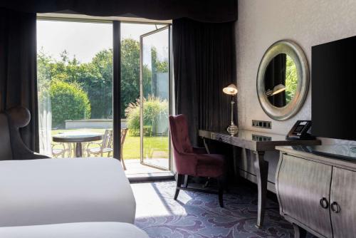 Habitación Doble Deluxe - 2 camas del hotel Hilton London Syon Park. Foto 2