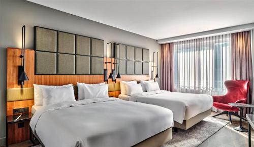 Habitación Familiar del hotel Radisson Blu , Hamburg Airport. Foto 1