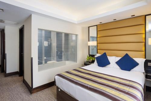 Habitación Hyde Park Club doble del hotel Park Grand Mayfair
