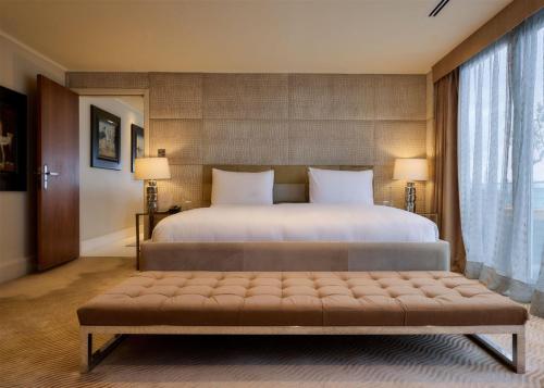 Suite de 2 dormitorios del hotel The May Fair, A Radisson Collection , Mayfair London