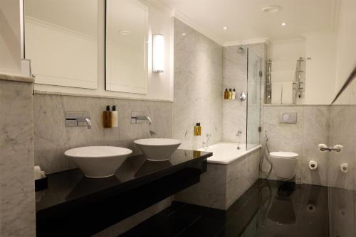 Habitación Executive Collection Premium del hotel The May Fair, A Radisson Collection , Mayfair London