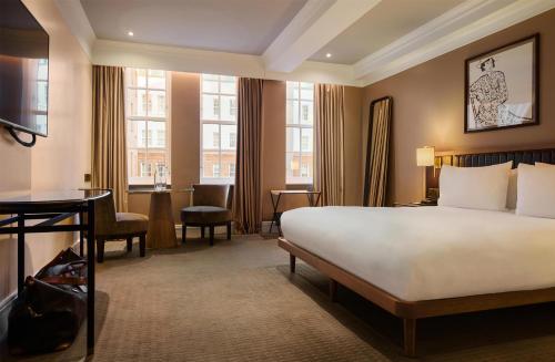 Habitación Premium Collection del hotel The May Fair, A Radisson Collection , Mayfair London. Foto 3