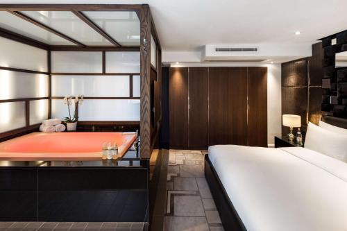 Suite de 1 dormitorio con terraza del hotel The May Fair, A Radisson Collection , Mayfair London. Foto 5