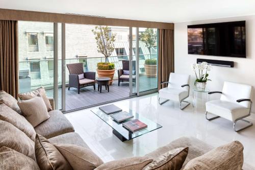 Suite de 2 dormitorios del hotel The May Fair, A Radisson Collection , Mayfair London