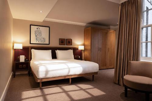 Habitación Premium Collection del hotel The May Fair, A Radisson Collection , Mayfair London. Foto 3