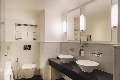 Habitación Premium Collection del hotel The May Fair, A Radisson Collection , Mayfair London. Foto 4