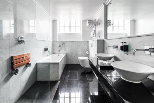 Habitación Familiar del hotel The May Fair, A Radisson Collection , Mayfair London. Foto 2