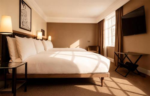 Habitación Familiar del hotel The May Fair, A Radisson Collection , Mayfair London. Foto 3