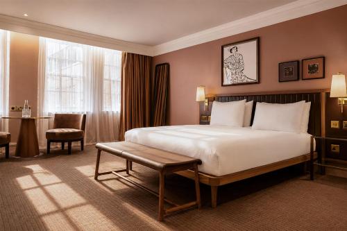 Habitación Superior Collection del hotel The May Fair, A Radisson Collection , Mayfair London. Foto 3