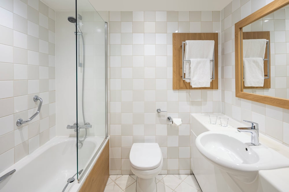 Habitación estándar, 1 cama de matrimonio grande, accesible para personas con discapacidad (Super) del hotel Holiday Inn London-bexley, An Ihg. Foto 4