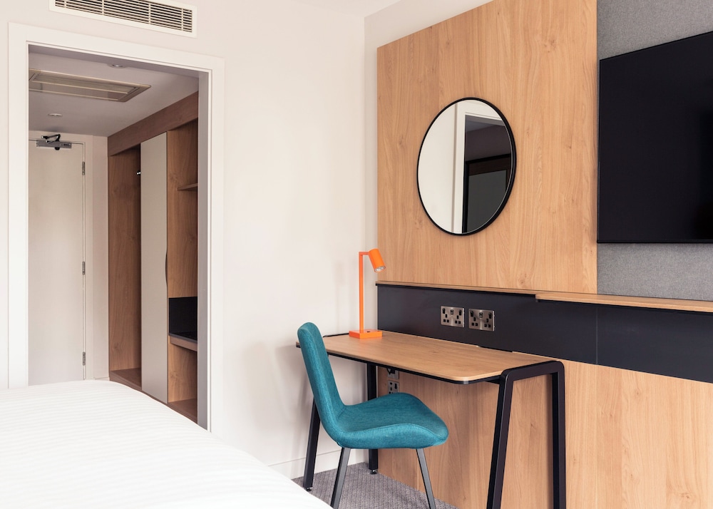 Habitación estándar, 1 cama de matrimonio grande (Super) del hotel Holiday Inn London-bexley, An Ihg. Foto 3