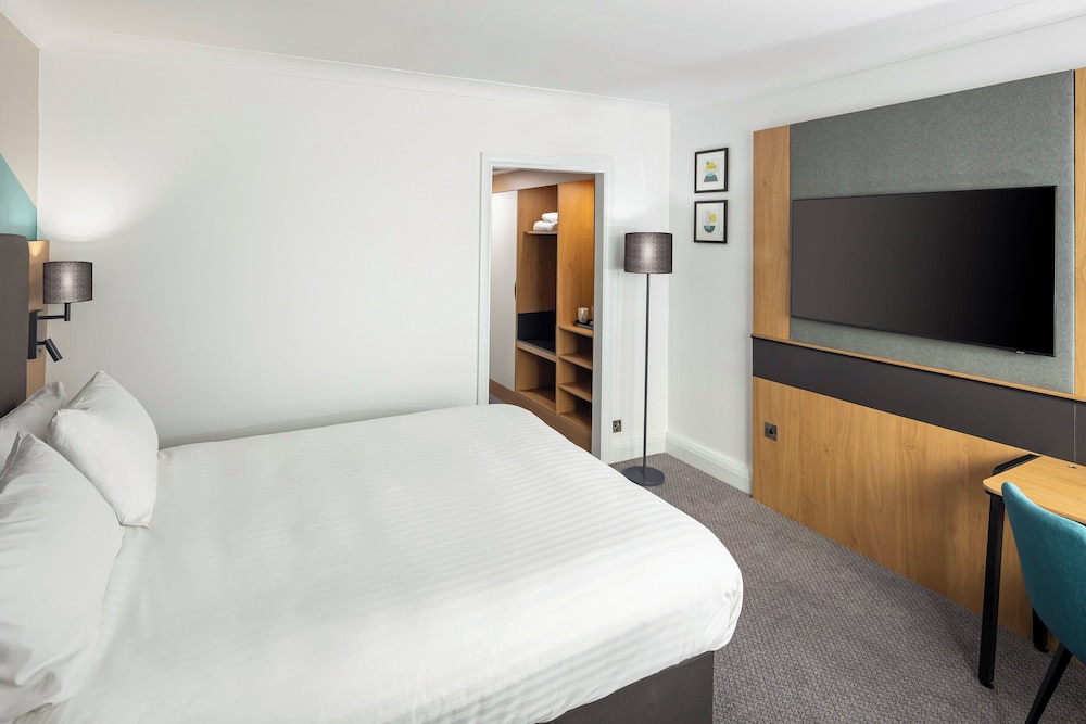 Habitación estándar, 1 cama de matrimonio grande (Super) del hotel Holiday Inn London-bexley, An Ihg. Foto 4