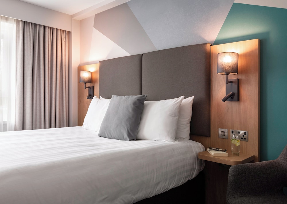 Habitación estándar, 1 cama de matrimonio grande (Super) del hotel Holiday Inn London-bexley, An Ihg. Foto 5