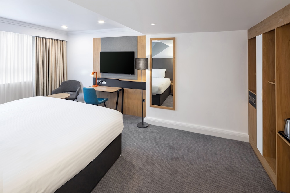 Habitación estándar, 1 cama de matrimonio grande, accesible para personas con discapacidad (Super) del hotel Holiday Inn London-bexley, An Ihg. Foto 1