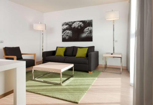 Suite de 1 dormitorio - 1 cama extragrande del hotel Doubletree By Hilton Girona