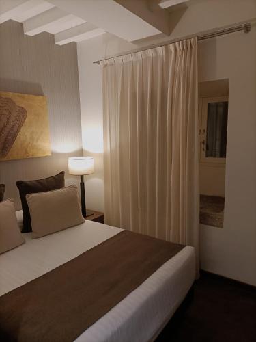 Habitación Doble Básica del hotel Carrís Casa De La Troya. Foto 2