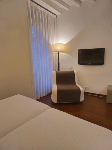 Habitación Doble Estándar - 2 camas del hotel Carrís Casa De La Troya. Foto 2