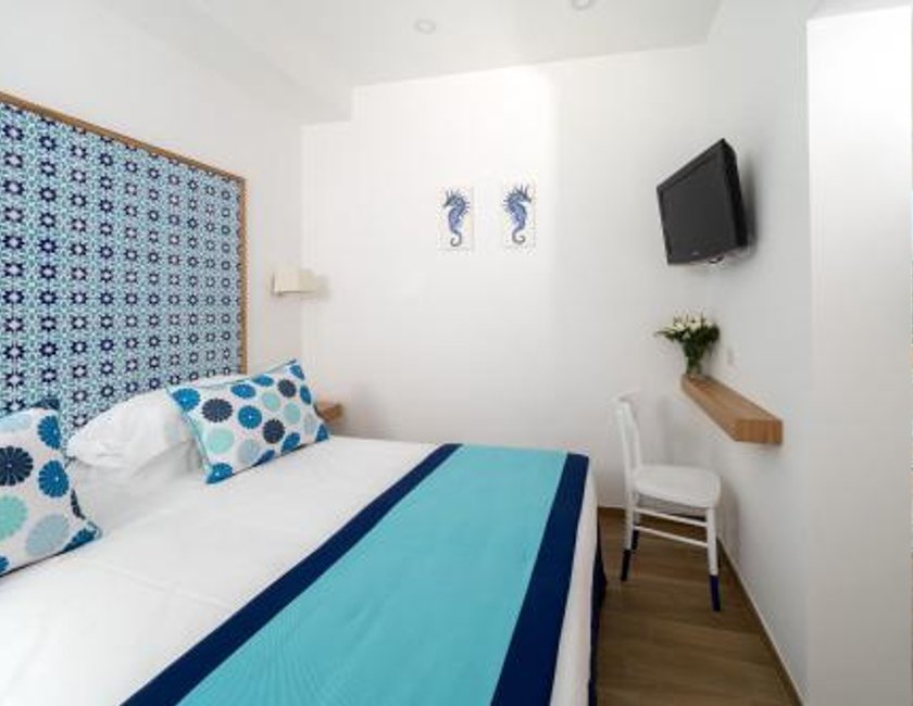 Habitación Doble Estándar con balcón - 1 o 2 camas del hotel Miramare. Foto 5