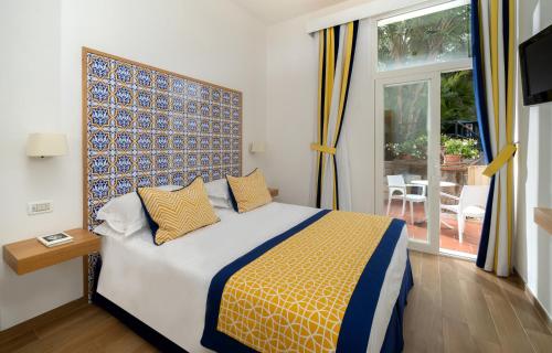 Habitación Doble Estándar con balcón - 1 o 2 camas del hotel Miramare. Foto 3
