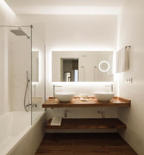 Habitación Doble Superior - 1 o 2 camas del hotel Amadeus Sevilla. Foto 14