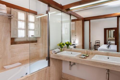 Habitación Doble con terraza del hotel Amadeus Sevilla. Foto 2