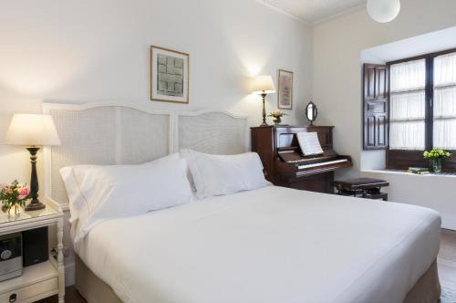 Habitación Doble Superior - 1 o 2 camas del hotel Amadeus Sevilla. Foto 4