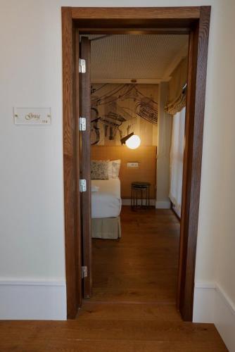 Habitación Doble Superior - 1 o 2 camas del hotel Amadeus Sevilla. Foto 13