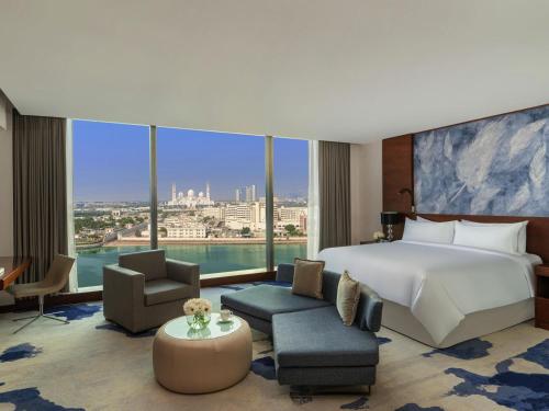 Deluxe Creek View King Room - Non Smoking del hotel Fairmont Bab Al Bahr. Foto 2