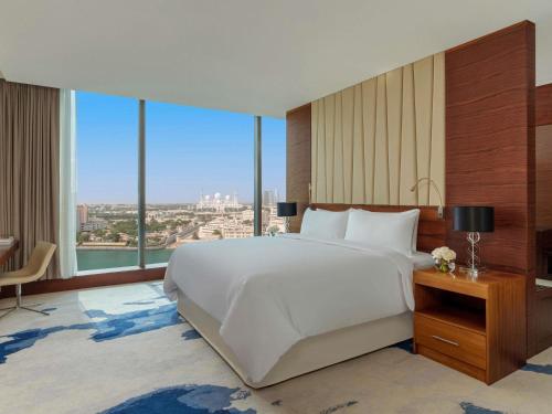 Fairmont Gold Signature Suite King - Non - smoking del hotel Fairmont Bab Al Bahr. Foto 2