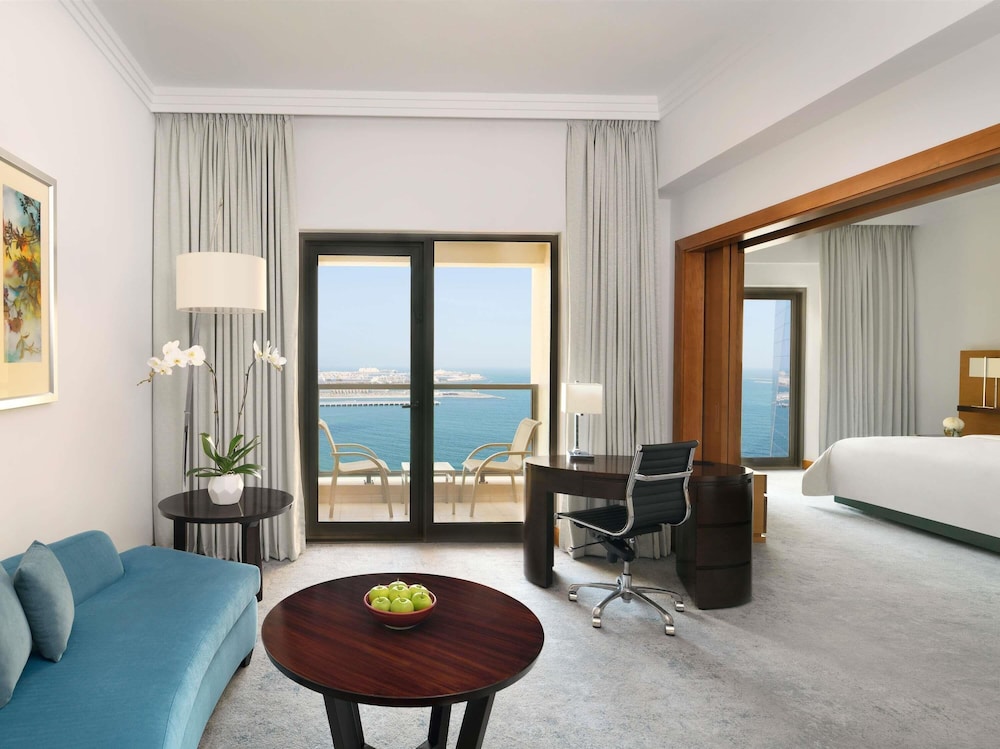 Suite ejecutiva, 1 cama de matrimonio grande del hotel Movenpick Jumeirah Beach