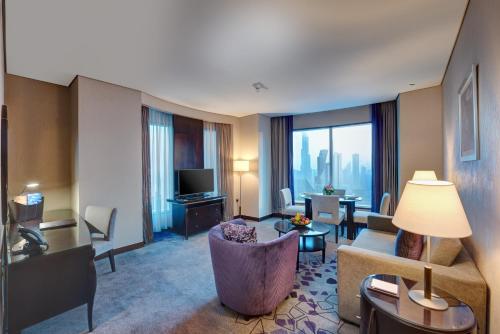 One Bedroom Suite with Complimentary Breakfast Buffet del hotel Rose Rayhaan By Rotana. Foto 2