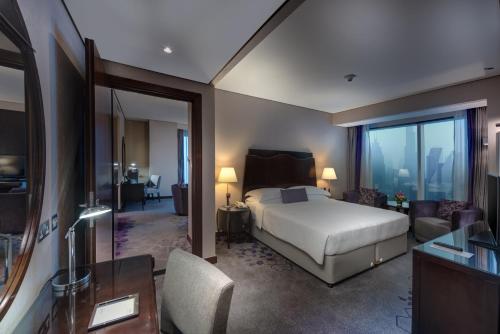 One Bedroom Suite with Complimentary Breakfast Buffet del hotel Rose Rayhaan By Rotana. Foto 3